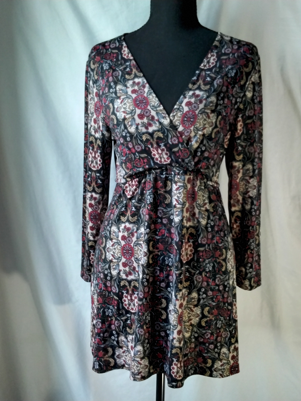 Susan Lawrence Black Floral Paisley V-Neck Tunic
